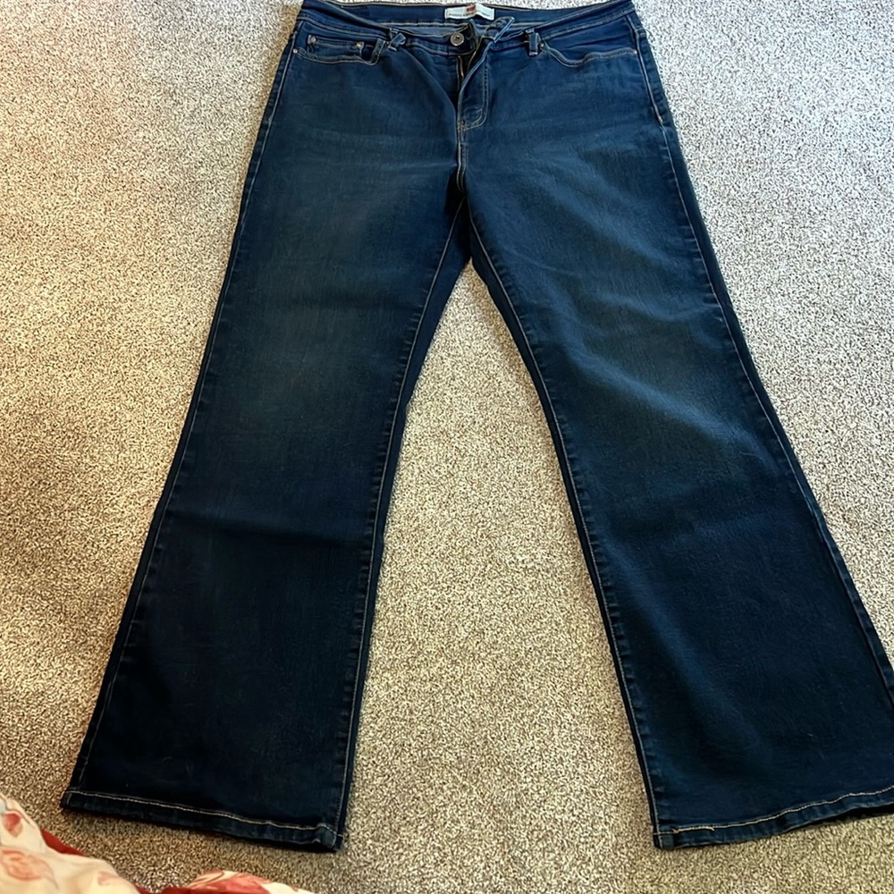 Levi bootcut jeans